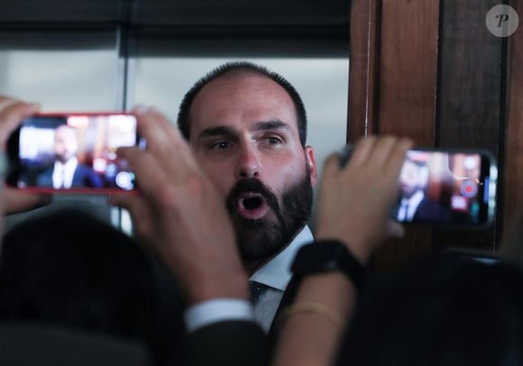 Eduardo Bolsonaro: ‘Eu me enganei, eles escolheram para ser a garota propaganda da sandália uma pessoa declaradamente de esquerda’