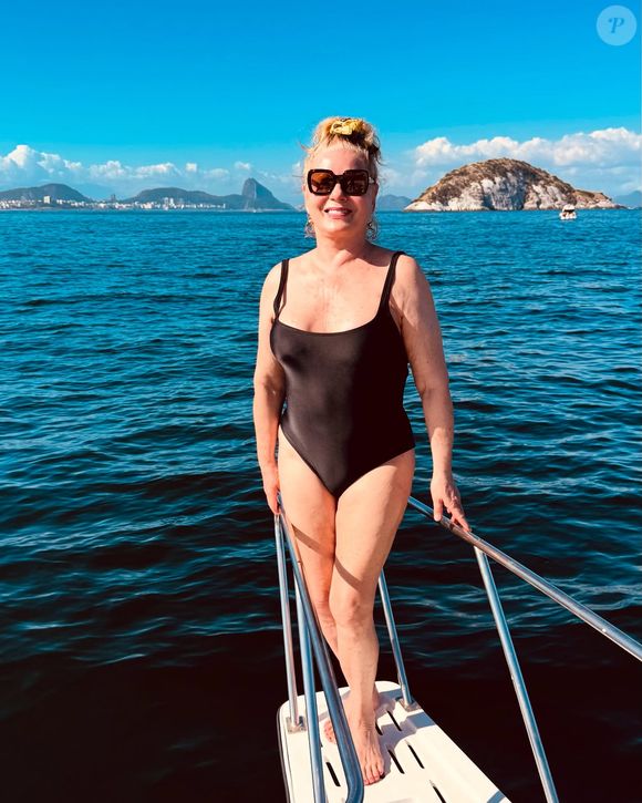 Vera Fischer impressiona por seu corpo e beleza aos 74 anos