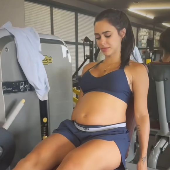 Grávida, Bruna Biancardi mostra nos stories rotina de treinos durante a gravidez.