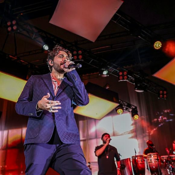 Ex de Gustavo Mioto, Ana Castela está namorando o cantor Zé Felipe, filho de Leonardo e ex-marido de Virgínia Fonseca