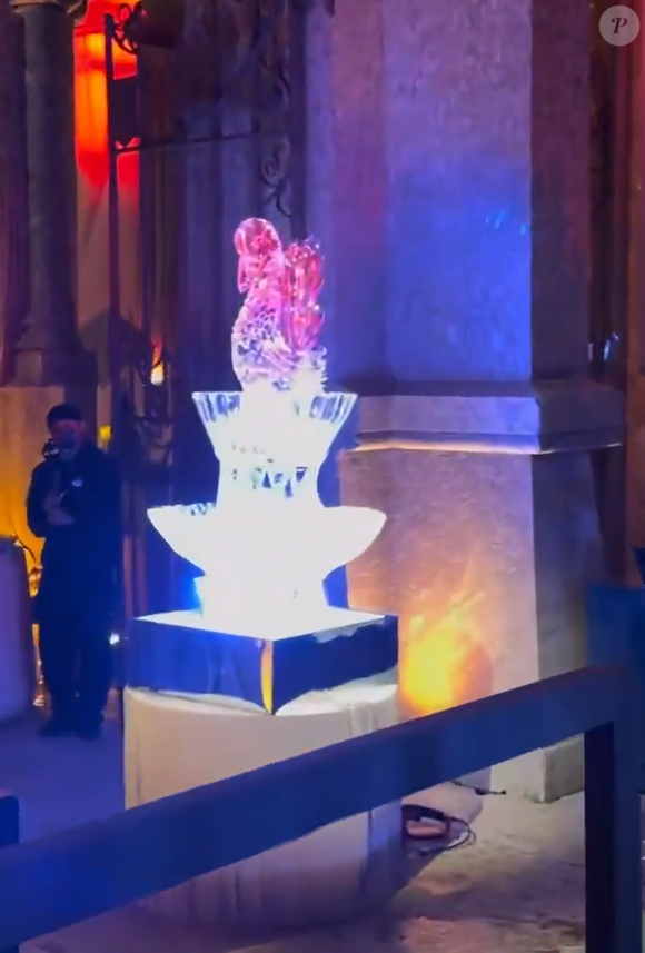 Cisne de gelo, tons de rosa e candelabros marcam decoração arrebatadora do aniversário da atriz