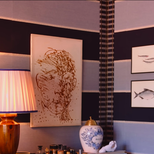 Nada de luz branca! Chay Suede e a esposa priorizam a luz amarela indireta para criar um ambiente aconchegante