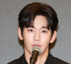 Nos últimos dias, Kim Soo-hyun foi acusado de ter feito uma festa de aniversário excêntrica com prostitutas no dia da morte de Kim Sae-ron