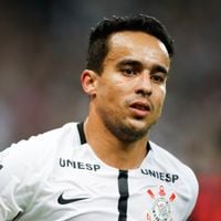 Quem é o ex-jogador do Corinthians e São Paulo preso por agredir a esposa? Jadson tem 42 anos e disse que ocorrido 'foi uma briga de marido e mulher'
