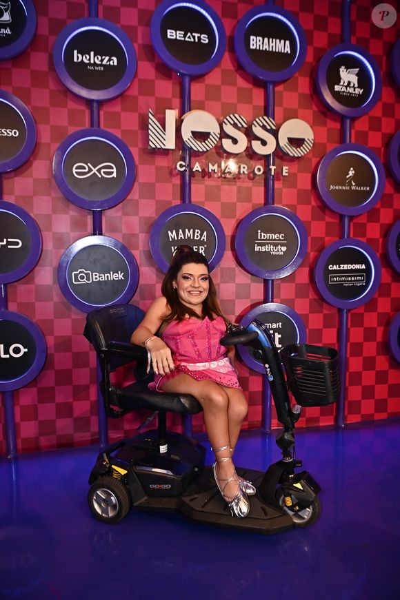 A influenciadora Pequena Lo também esteve presente no desfile da Série Ouro no Rio