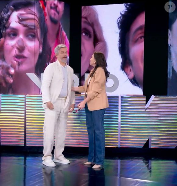 Otaviano Costa e Mônica Iozzi se emocionaram ao pisar no palco do 'Vídeo Show'