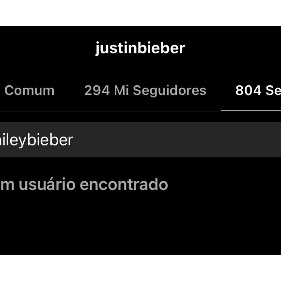 Justin Bieber deu unfollow em Hailey Bieber recentemente, mas alegou ter sido hackeado