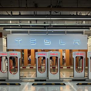 Mercado esfriando: vendas globais da Tesla caem 13% no 1º trimestre; marca tem seu pior desempenho em três anos