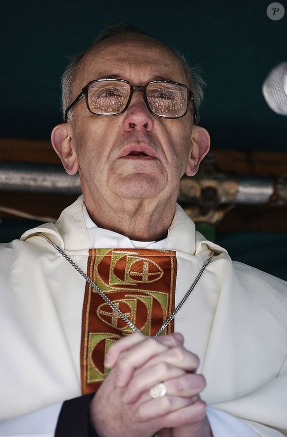 2007: Papa Francisco realizando uma missa na Catedral de San Cayetano, em Buenos Aires