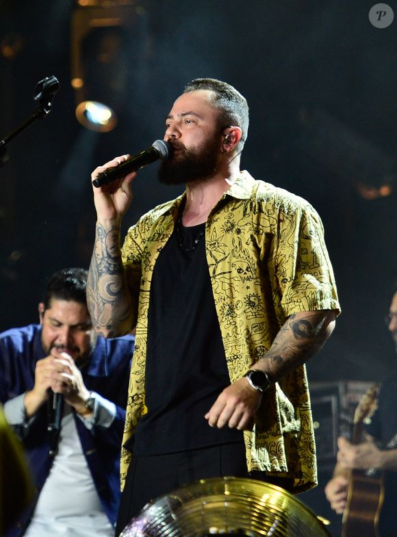 Cantor sertanejo Mateus sofreu de uma infecção articular grave causada pela presença de algum microrganismo, em geral bactérias, dentro da articulação do joelho