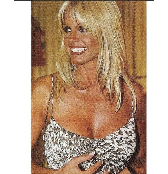 Segundo a Revista Quem, Monique Evans perguntou a Junior Lima qual havia sido a mulher mais velha com quem ele tinha ficado, e o cantor respondeu que acreditava ter sido alguém com cerca de 20 anos