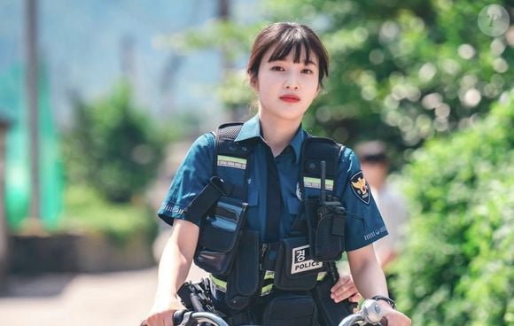 Se deseja terminar o dia leve e feliz, 'Amor Rural' é a melhor pedida no catálogo da Netflix. Tem 12 episódios de até 40 minutos