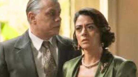 Clarice perdoa Juliano em 'Garota do Momento'? Vilão impressiona com pedido de reconciliação e deixa mãe de Beatriz extremamente chocada