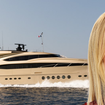 Quase 46 metros e puro glamour: conheça o superiate milionário que já pertenceu a Nicole Kidman, com cinema privativo e cama king-size