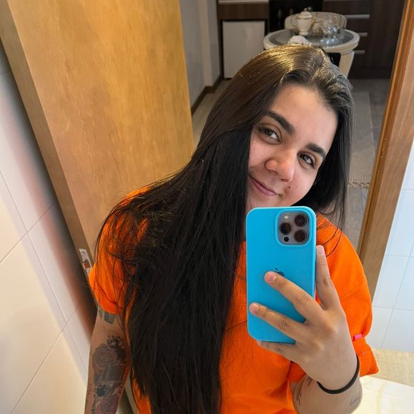 Quando usava camisetas, Yasmin Santos sempre optou pelo modelo oversized