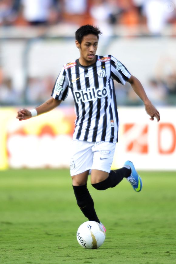 Neymar no Santos: último jogo do atacante pelo clube foi em 26 de maio de 2013 e partida contra o Flamengo terminou empatada