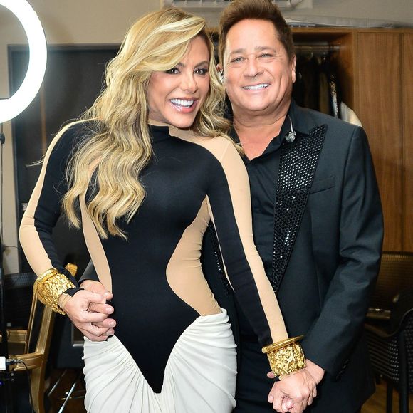 Poliana Rocha roubou a cena na gravação do DVD do marido, Leonardo, na noite desta quinta-feira (22), em São Paulo