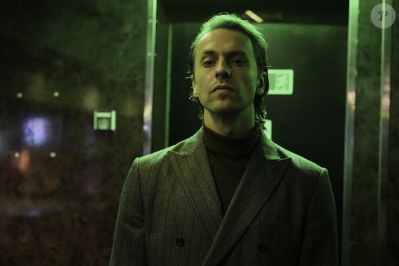 Mert deve desaparecer, enquanto Atilla retorna para casa e mente para Hasan, afirmando que cumpriu a ordem.