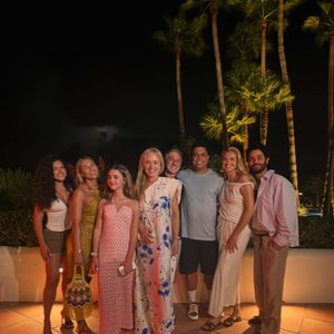 Looks de Angélica em Ibiza: apresentadora aposta em crochê, vestido de um ombro só e biquíni fashion no verão europeu