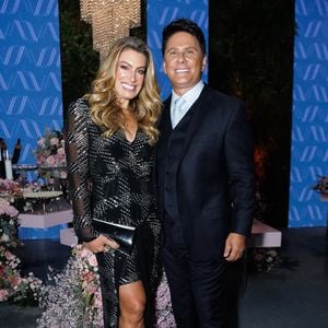 César Filho e Elaine Mickely presitigiaram Vera Viel