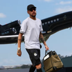 Com velocidade de até 1.070 km/h e avaliado em R$ 250 milhões, avião de Neymar paga diária mais cara que muito hotel de luxo para pernoitar em SC; veja valor!