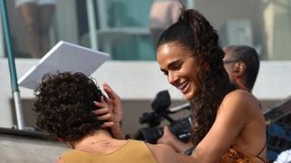 ROLOU BEIJO! Bruna Marquezine e Shawn Mendes se jogam no romance no trio de Ivete Sangalo e são flagrados em 'amasso intenso'. Veja TUDO!