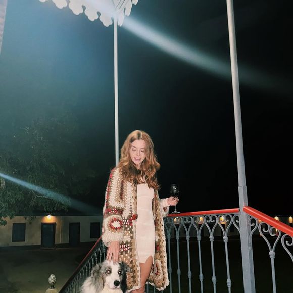 Giovanna Lancellotti perdeu alguns quilinhos para estar em fora no seu casamento