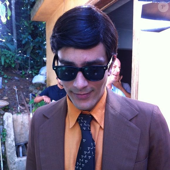 Bento Ribeiro faz uma paródia de Chico Xavier em 'Copa de Elite'