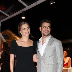 Grazi Massafera foi casada com Cauã Reymond entre 2007 e 2013; a separação do casal deu origem aos rumores que envolveram Isis Valverde