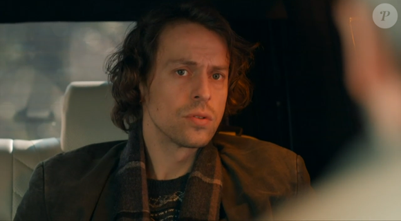 Atilla é expulso de casa de shows ao tentar se aproximar de Karsu, no capítulo da novela 'Coração de Mãe', desta sexta-feira 17 de abril de 2026