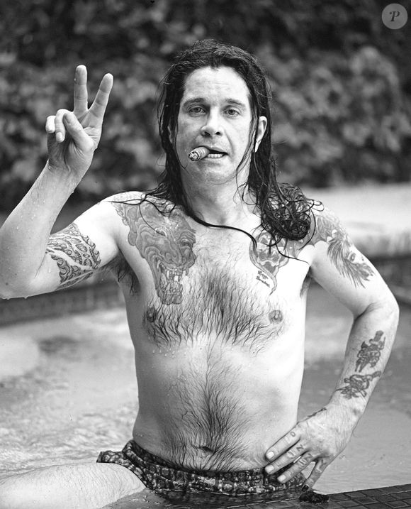 De 1971 a 1982, Ozzy Osbourne foi casado com Thelma Riley, com quem teve Louis, Jessica e adotou Elliot