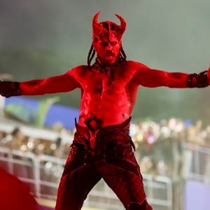José Loreto interpretou o diabo em desfile da Vila Isabel no Carnaval 2025