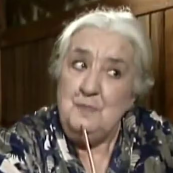 Na 1ª versão de 'Vale Tudo' (1988), Ruth foi interpretada por Zilka Salaberry. Ela era uma antiga empregada de Odete Roitman (Beatriz Segall).