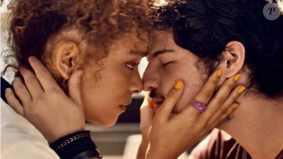 Evelyn e Tomas sofrem por quase perda do bebê que esperam em Mania de Você