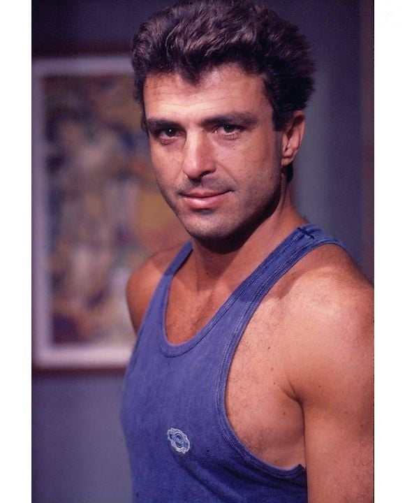 César (Carlos Alberto Riccelli), amante de Odete Roitman, foi cogitado como o assassino em ‘Vale Tudo’