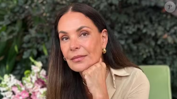 O segredo de beleza de Carolina Ferraz despertou curiosidade entre mulheres que buscam novos hábitos de skincare: o método coreano apresentado pela atriz promete transformar a rotina de cuidados com a pele