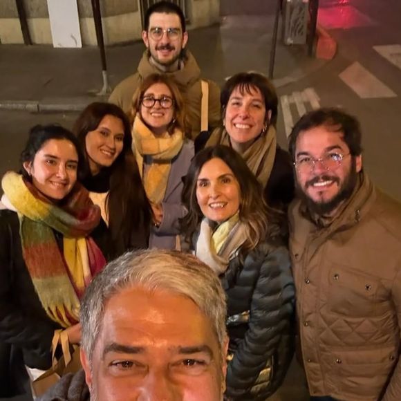 Fátima Bernardes e William Bonner fizeram uma viagem internacional juntos com a família e a relação amistosa do ex-casal recebeu elogios