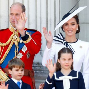 Michael Chandler sobre o cinto de segurança: 1º motivo seria que o cinto poderia atrapalhar em uma 'consideração de segurança', na hora em que precisassem proteger os membros da realeza de uma rápida evacuação do carro.
