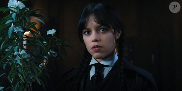 Famosa por seu estilo marcante e personalidade reservada, a atriz também é bastante exigente quando se trata das fragrâncias que escolhe usar. E foi justamente essa seletividade que a levou até o Gris Dior, perfume da linha La Collection Privée, que conquistou seu olfato com notas elegantes e um ar de mistério.