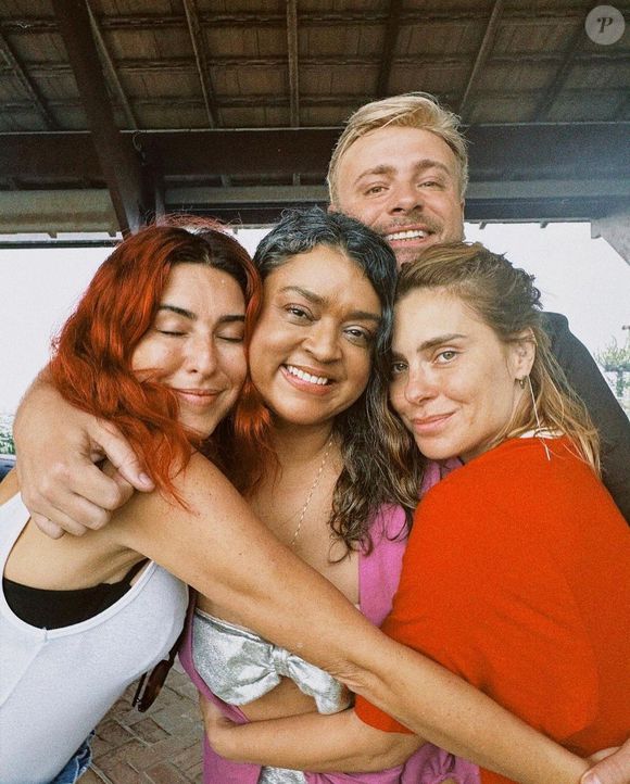Durante tratamento de câncer, Preta Gil recebeu várias visitas de Carolina Dieckmmann