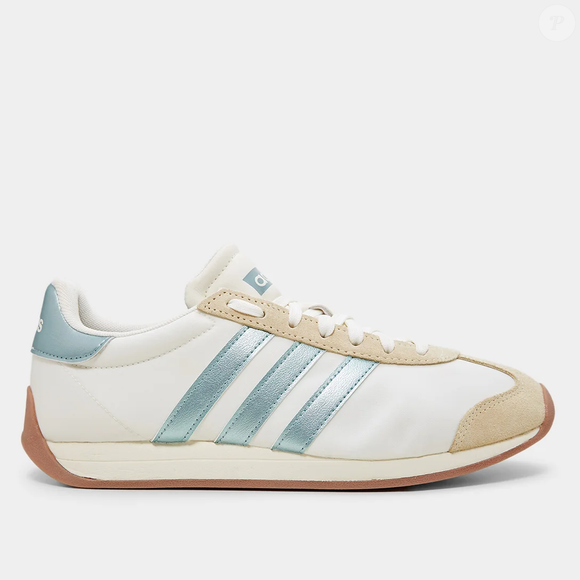 O Adidas Runvista Feminino aposta em uma proposta casual e moderna, com design versátil para diferentes ocasiões e material leve e respirável que contribui para o bem estar e a sensação de frescor durante o uso