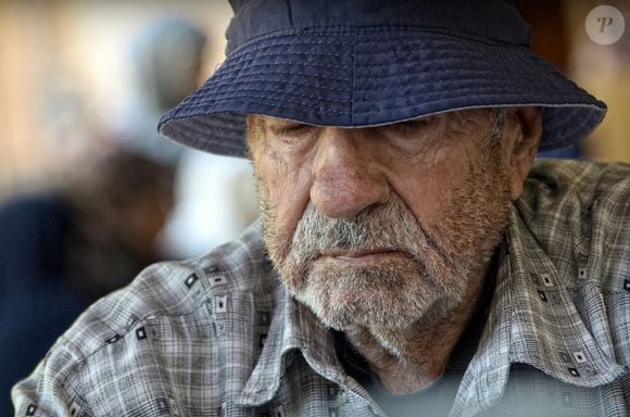 Invisibilidade: Com os filhos já criados e o mercado de trabalho priorizando a juventude, os idosos se sentem sem utilidade na sociedade