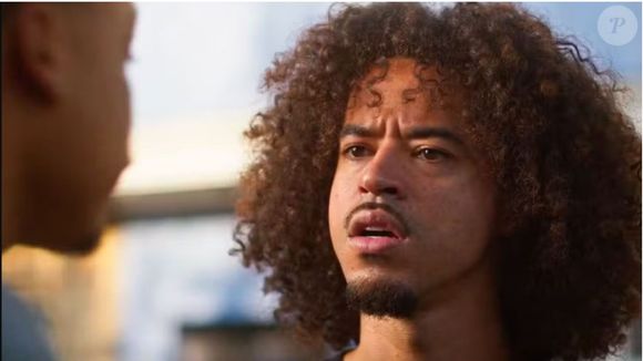 Ryan (L7nnon) se casa com Kami na novel Dona de Mim