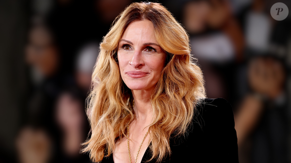 A tendência do Outono 2026: mudar a risca do cabelo a partir dos 50 anos