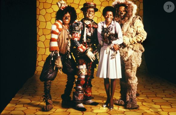 Elenco de The Wiz; o filme é parte essencial da cultura pop que inspira a narrativa oitentista de Stranger Things