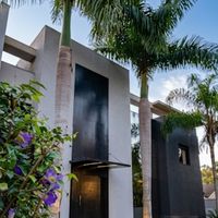 700m² em Alphaville, telão de LED na piscina e até parede de escalada no quarto: a mansão de luxo de Weverton, goleiro reserva do Brasil na Copa 2026, é repleta de paixões além do futebol