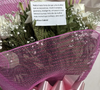 Neste sábado (08), Matheus mandou um buquê de flores declarando seu amor por Maiara