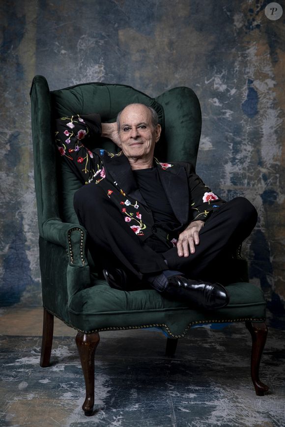 Ney Matogrosso, enredo do Carnaval 2026, teve embate físico com colega de alojamento durante época na Aeronáutica