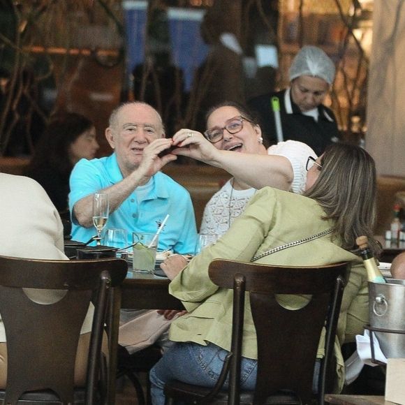 Aos 90 anos e fora da Globo, Renato Aragão está focando em projetos, disse a filha Lívian Aragão