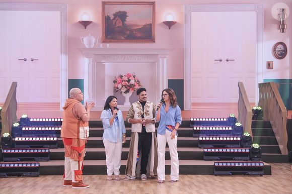 Ex-Chiquitita Elisa Veeck em foto do 'Geração Chiquititas' com Tiago Abravanel, Vivian Nagura e Xico Abreu